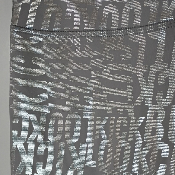Fabletics Powerhold Silver Metallic Leggings Women's Size Small - Picture 3 of 9